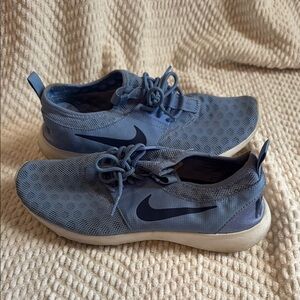 Nike Women’s Blue Athletic Shoes